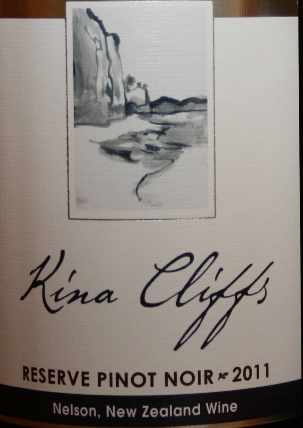 Kina Cliffs Reserve Pinot Noir 2011