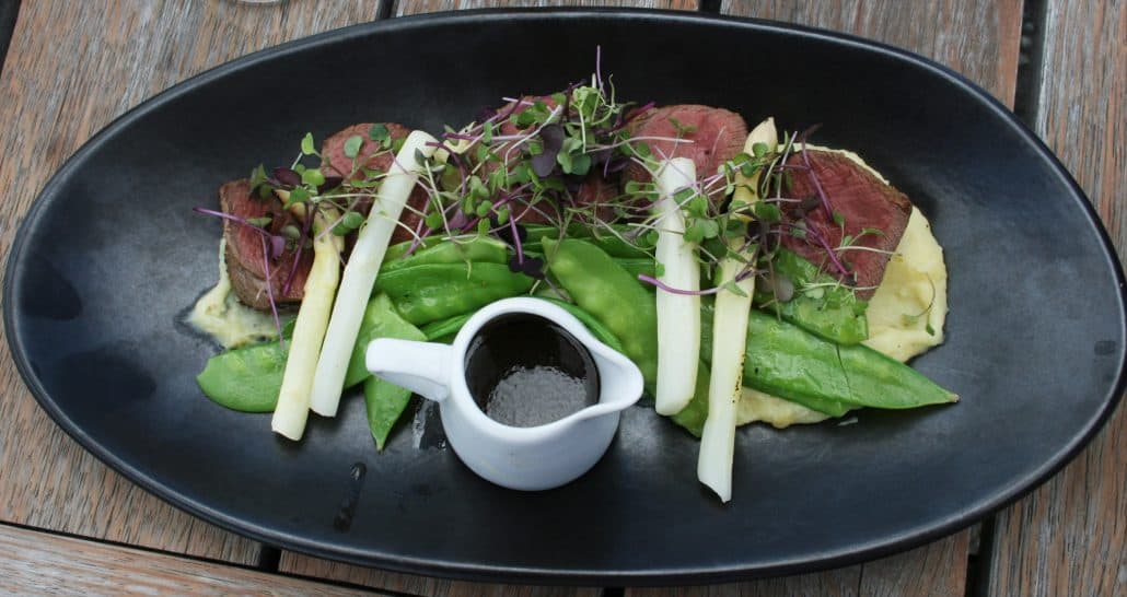 venison-with-white-asparagus-snow-peas-and-mash-at-mt-difficulty-wines